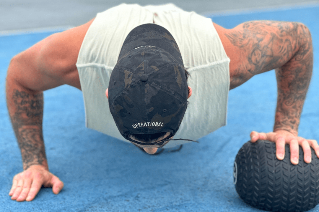 5 Reasons You Should Ditch Weights for Calisthenics (For A Period)